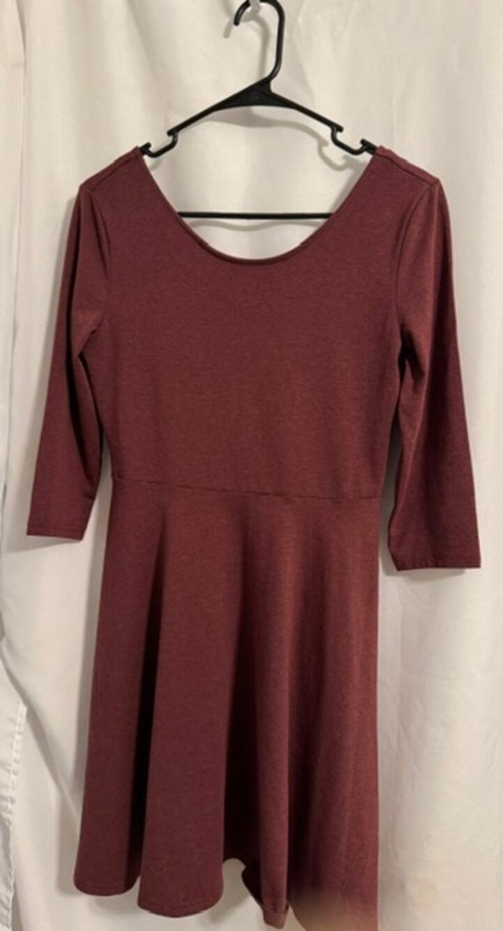 H&M Divided Women’s Medium Burgundy Skater Dress 3/4 Sleeve Fit & Flare